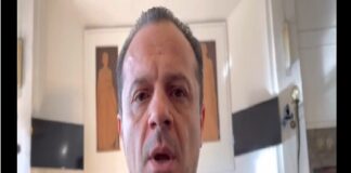 Dopo le ore 09.30 di oggi 19 dicembre 2022, presso ‘Palazzo Piacentini’ sede della Corte d’Appello e degli Uffici giudiziari di Messina nell’Aula ‘B’ posta al primo piano si è celebrata l’Udienza del Processo di Seconde cure… denominato Caf-Fenapi nel quale erano imputati l’attuale parlamentare regionale, odierno presidente del locale Consiglio comunale a Palazzo Zanca ed ex sindaco peloritano Cateno De Luca (in precedenza massimo responsabile degli omonimi Patronati da lui stesso creati nel 1992… successivamente considerato il referente di fatto… e tirati in ballo in questa delicata vicenda giudiziaria dagli inquirenti della Procura della Repubblica, dagli investigatori della Guardia di Finanza e dai rappresentanti dell’Agenzia delle Entrate), l’ex presidente dei suddetti Enti privati e già Primo cittadino di Alì… Carmelo Satta ed il Commercialista Giuseppe Ciatto (deputato alla redazione di bilanci, scritture contabili e dichiarazioni fiscali della galassia Fenapina, nonché liquidatore delle società -Delnisi Srl- e -Nisaweb Srl-)