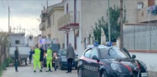 Sangue sulle feste di Natale…, in Sicilia… con l’ennesimo femminicidio: un uomo ha ucciso la moglie a coltellate a Marinella di Selinunte, frazione marinara di Castelvetrano, nel Trapanese