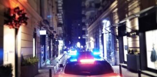 Ieri, nell’ambito dei servizi predisposti dalla #Questura di #Napoli nelle aree della “movida”, gli #agenti dei #Commissariati #San #Ferdinando e #Vomero, i #finanzieri del #Comando #Provinciale di #Napoli e personale del servizio autonomo della #Polizia #Locale del #Comune di #Napoli hanno effettuato controlli a #Chiaia e al #Vomero