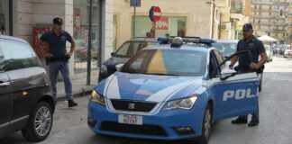 In occasione dell’approssimarsi delle festività natalizie, nel corso delle quali si registra un aumento degli avventori di bar e locali notturni, il Questore di Siracusa, Benedetto Sanna, ha implementato ulteriormente i controlli degli esercizi dediti alla somministrazione di alimenti e bevande con l’impiego di personale della Polizia Amministrativa della Questura, diretti dal Dr. Calì