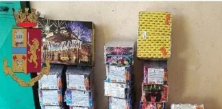 Stamattina gli #agenti del #Commissariato #Scampia hanno effettuato un controllo in via Fratelli Cervi presso una cantina in uso ad una persona dove, con il supporto di personale del #Nucleo #Artificieri dell’Ufficio #Prevenzione #Generale, hanno sequestrato 27 batterie pirotecniche di categoria F2, con oltre 14 kg di massa attiva, e 60 ordigni in plastica dura, con 6 kg di massa attiva, accertando, altresì, che gli stessi fossero privi di qualsivoglia requisito di Conformità Europea