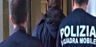 La Squadra Mobile ha arrestato un trentaquattrenne in esecuzione di provvedimento di esecuzione di pena detentiva, emesso dalla Procura della Repubblica presso il Tribunale di Caltanissetta – Ufficio Esecuzioni Penali, per il reato di rapina