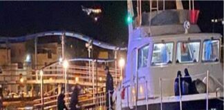 I Carabinieri della Compagnia di Milazzo hanno sottoposto a Fermo di indiziato di reato, il presunto responsabile della violenta aggressione avvenuta la sera del 2 gennaio in località Marina Corta del comune di Lipari, in prossimità di un esercizio commerciale bar pizzeria, quando, per futili motivi ed in stato di alterazione psicofisica dovuta alla consumazione di bevande alcoliche, un 42enne del posto, dopo un’animata discussione, chiedeva alla vittima ripetutamente la somma di denaro di euro 50,00 e, al rifiuto di quest’ultimo, lo colpiva all’altezza del collo con un bottiglia di vetro appositamente rotta, procurandogli una profonda ferita da taglio con lesione della vena giugulare