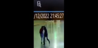 Accoltellata più volte la sera di San Silvestro alla stazione Termini di Roma: immagini choc e diffuse anche sui social dove circola un video che mostra l’accaduto