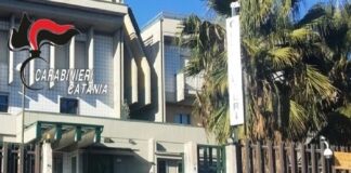 I Carabinieri della Stazione di Guardia Mangano, con la collaborazione dei colleghi di Viagrande, nel Catanese, hanno arrestato un uomo di 60 anni per atti di violenza e stalking nei confronti della sua ex compagna, una 58enne della frazione di Guardia