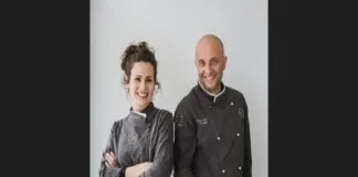 Non troppo dolce, ma dal carattere deciso: come le donne che lottano per la libertà… ha un sapore mediorientale e lancia un messaggio internazionale il nuovo gusto di gelato che il team di Sikè porterà al 44° Salone Internazionale della Gelateria, Pasticceria, Panificazione Artigianali e Caffè (SIGEP), che si svolgerà a Rimini dal 21 al 25 gennaio