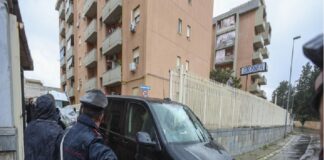 E’ stata confermata dalla Cassazione la condanna a un anno e dieci mesi nei confronti dell’ex fotografo Fabrizio Corona per concorso in tentato furto in un appartamento della capitale, in complicità con Nunzio Di Caprio, un ex carabiniere sospeso dal servizio