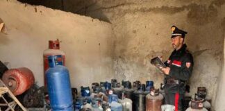 I Carabinieri della Compagnia di Mistretta hanno deferito, in stato di libertà, un uomo per aver allestito un deposito di bombole GPL senza le dovute autorizzazioni