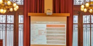 “Negli ultimi anni molti fattori hanno contribuito ad accrescere la consapevolezza di quanto sia importante comunicare la scienza… i media hanno scoperto che anche la ricerca attira l’attenzione del grande pubblico… il giornalismo scientifico ha quindi acquisito sempre più interesse, specie per i molteplici argomenti diventati d’attualità, dalla pandemia al bosone di Higgs, che necessitano di un approfondimento maggiore e di una cultura scientifica… proprio per questo abbiamo deciso di realizzare questo workshop, che sarà propedeutico alla possibile creazione di un Corso di alta formazione e in seguito di un master in giornalismo scientifico, che sarà il primo in tutto il Sud Italia”