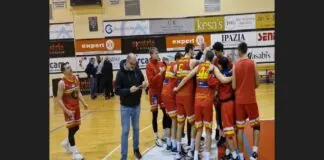 Arriva sul difficile campo della Basket Academy Catanzaro la quinta vittoria consecutiva della Gold & Gold Messina…, i peloritani superano per 64-61 la formazione calabrese e conquistano la decima affermazione in campionato: successo che vale il quarto posto solitario in classifica, a due lunghezze dalla Fortitudo Messina, sconfitta a Piazza Armerina