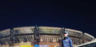 Ieri, nell’ambito dei servizi predisposti dalla Questura per l’ordine e la sicurezza pubblica nell’area dello stadio #Maradona in occasione dell’incontro di calcio #Napoli #Juventus, gli #agenti del #Commissariato #San #Paolo, durante i servizi di filtraggio per l’accesso allo stadio, hanno sanzionato per violazione del regolamento d’uso dell’impianto sportivo 6 persone per essersi presentate allo stadio senza biglietto, un’altra per tentativo di scavalcamento e 12 poiché trovate in possesso di sostanza stupefacente; queste ultime sono state, altresì, sanzionate amministrativamente per detenzione di sostanza stupefacente per uso personale