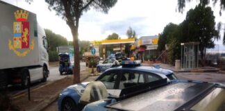 Il 2022 si chiude con ben 7 incidenti rilevati dai poliziotti della #Polizia #Stradale impegnati con 49 pattuglie nei servizi predisposti per il Capodanno appena trascorso