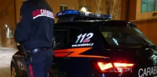 Aveva avvicinato, con un pretesto, una venticinquenne reduce da una serata di bevute in discoteca: solo che, invece di aiutarla, l’avrebbe portata in un cantiere e ne avrebbe abusato sessualmente a più riprese… non contento, le avrebbe poi sottratto il telefono e si sarebbe dileguato approfittando dell’oscurità