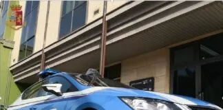 Avrebbe picchiato e maltrattato più volte la propria compagna colpendola con pugni, calci e schiaffi fino a procurarle anche una ferita alla testa con un utensile da cucina