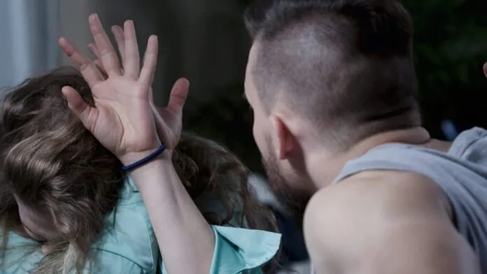 violenza ragazza