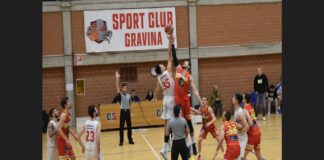 Vince e convince la Gold & Gold Messina, che dedica il successo del PalaCus alla cara Rossana Libro, per anni collaboratrice della Basket School, prematuramente scomparsa venerdì sera: con una prova autoritaria la formazione peloritana supera agevolmente lo Sport Club Gravina con il punteggio di 84-52 e allunga la striscia vincente