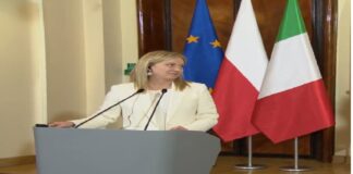 Tragedia di Crotone, una nota diffusa oggi dai responsabili di Palazzo Chigi a Roma: Il Presidente del Consiglio, Giorgia Meloni, esprime il suo profondo dolore per le tante vite umane stroncate dai trafficanti di uomini