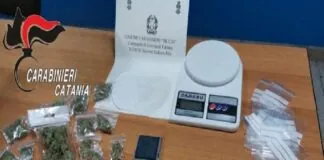 I carabinieri del nucleo radiomobile della hanno arrestato un presunto pusher a Tremestieri Etneo: le manette sono scattate in flagranza per un 20enne incensurato accusato di detenzione di sostanze stupefacenti ai fini di spaccio