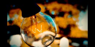 Nell’ambito della rassegna ClanDestini al Museo Regionale di Messina, nella consueta doppia replica di venerdì 24 e sabato 25 febbraio alle ore 21:00, la prima nazionale di una nuova produzione a firma Clan degli Attori: lo spettacolo “DUE” di Giovanni Maria Currò, con Laura Giordani e Luana Rondinelli, la regia dello stesso Currò e di Mauro Failla