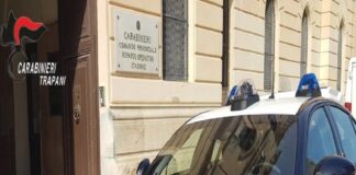 I carabinieri di Valderice hanno denunciato un napoletano di 22 anni per il reato di truffa: il provvedimento è arrivato in seguito agli accertamenti scaturiti dalla denuncia presentata da un 66enne valdericino… l’uomo aveva dichiarato di essere stato truffato e di aver accreditato dei soldi su una postepay