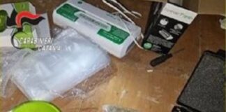 I carabinieri della stazione di Caltagirone, insieme ai colleghi dello squadrone eliportato Cacciatori di “Sicilia”… hanno arrestato in flagranza un 40enne per detenzione di sostanze stupefacenti ai fini di spaccio e detenzione abusiva di munizioni