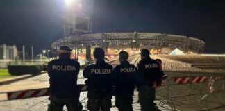 Il #Questore di #Napoli ha adottato tre provvedimenti di Divieto di Accesso alle Manifestazioni Sportive (DASPO), per periodi di 3 e 5 anni, nei confronti di altrettanti tifosi napoletani di 26, 30 e 38 anni che, in occasione dell’incontro di calcio di #Coppa #Italia #Napoli – #Cremonese del 17 gennaio scorso presso lo #stadio #Maradona, erano stati denunciati per violenza nei confronti degli addetti ai controlli