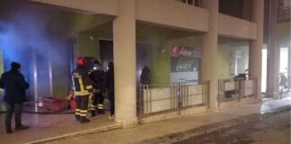 Si è verificato un rogo nella tarda serata di ieri 06 marzo 2023, intorno alle ore 23.30 all’interno della Rosticceria Astone situata in via Consolare Valeria di fronte all’ingresso principale del Policlinico Universitario di Messina