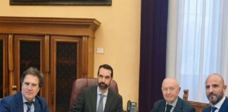 Registrato ieri un nuovo e decisivo step che porta alla realizzazione di un nuovo svincolo autostradale a Messina: dopo la firma della convenzione tra Autostrade Siciliane, il Comune di Messina e la società lombarda Iniziative Commerciali ITC s.r.l…, è stato siglato ieri anche l’accordo che disciplina gli obblighi tra le parti relativi alla realizzazione di alcune opere pertinenti la realizzazione del nuovo snodo