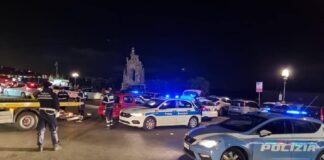 Ieri e stanotte gli #agenti dell’Ufficio #Prevenzione #Generale e personale della #Polizia #Locale hanno effettuato controlli nella zona degli “chalet” di #Mergellina ed hanno identificato 94 persone, controllato 62 veicoli, di cui uno sottoposto a sequestro amministrativo ed uno a fermo amministrativo