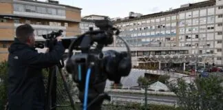 “Sono toccato dai tanti messaggi ricevuti in queste ore ed esprimo a tutti la mia gratitudine per la vicinanza e la preghiera”