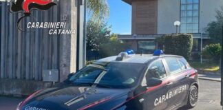 I carabinieri della stazione di Sant’Agata Li Battiati hanno arrestato in flagranza una 34enne: è accusata di furto aggravato, resistenza a pubblico ufficiale, danneggiamento, allontanamento dalla casa familiare e divieto di avvicinamento ai luoghi frequentati dalla persona offesa