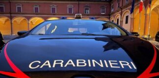 Ha cercato di sedare una lite, nella quale sono stati esplosi dei colpi di pistola, e a rimetterci è stato lui: l’uomo è stato centrato da un colpo a una gamba… chi ha sparato è stato arrestato… i fatti sono successi nel pomeriggio a Roccarainola, nel Napoletano