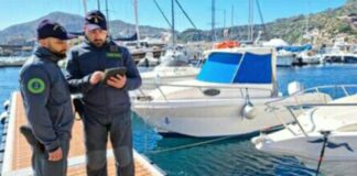 Sono proprietari di imbarcazioni da diporto immatricolate in registri esteri ma non le dichiarano al fisco: le Fiamme Gialle della Sezione Operativa Navale di Milazzo, nell’ambito dell’operazione “Shadow Yachting”, hanno individuato 18 imbarcazioni da diporto battenti bandiera estera (principalmente Belgio, Francia, Polonia e Regno Unito) di proprietà di cittadini italiani che hanno omesso la prevista compilazione del quadro RW della dichiarazione dei redditi