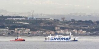 Nella mattina di oggi 07 marzo 2023, il traghetto della Siremar “Filippo Lippi”, nel quale durante la navigazione di ieri nei pressi di Lipari, si è propagato un incendio in sala macchine è rientrato nel porto di Messina