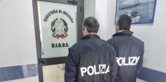Nella mattinata del 18 aprile scorso, la DIGOS di Messina ha eseguito un fermo emesso dalla locale Procura Distrettuale, per partecipazione ad associazione con finalità di terrorismo, nei confronti di un 18enne cittadino siriano, già collocato presso il CPR di Pian del Lago (Caltanissetta), poiché indiziato di aver combattuto tra le fila di Jabhat al Nusra