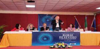Sono state consegnate a Villa San Giovanni le borse di studio che Caronte & Tourist ormai da 12 anni destina ai più brillanti e promettenti neodiplomati degli istituti superiori, tecnici e nautici sulle due sponde dello Stretto