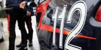 Stava giocando alle “slot” insieme alla propria compagna in un bar e sembra che la dea bendata non stesse sorridendo alla coppia, quando ha cominciato ad inveire prima verbalmente e poi fisicamente contro la donna, al punto da indurre i presenti a richiedere l’intervento dei Carabinieri