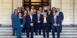 Guiderà la Camera di commercio anche per i prossimi 5 anni Ivo Blandina, riconfermato presidente dell’Ente camerale dal Consiglio insediatosi questa mattina, alla presenza di Massimiliano Branca, capo di gabinetto in rappresentanza dell’assessore regionale alle Attività produttive, Edmondo Tamajo