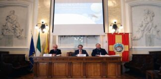 L’Aula Magna del Rettorato, nell’ambito del Convegno su “Didattica Hitech: conoscere, includere, crescere”, ha ospitato la presentazione dei risultati ottenuti dal Progetto biennale internazionale Erasmus OIR (Open Innovative Resources): coordinato per l’Italia dal prof. Francesco Pira, il progetto ha visto la partecipazione del gruppo di lavoro formato da docenti dell’Università di Messina e da una delegazione di partner dell’Università di Oviedo (Spagna) e dell’Università “Marie Curie” di Lublino (Polonia)