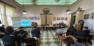 È il Maurolico il vincitore della finale regionale del Torneo della Disputa: si è conclusa stamane la sfida nell’aula magna della Corte d’Appello del Palazzo di Giustizia di Messina che ha visto “dire e contraddire” il liceo classico cittadino sfidare i competitor La Farina-Basile, di Messina, e l’istituto Eschilo di Gela