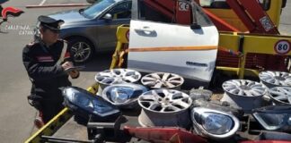 I militari del nucleo radiomobile del reparto operativo di Catania, a conclusione di una mirata attività info-investigativa hanno denunciato per “ricettazione” il titolare dell’attività di autoricambi, con precedenti, la cui attività commerciale è situata nella zona di via Zia Lisa a Catania