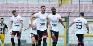 Dopo tre partite a secco di vittorie, il Messina torna a fare bottino pieno nella penultima giornata della regular season: al “Franco Scoglio” i componenti della compagine peloritana hanno piegato di misura la Juve Stabia