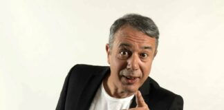 È morto Federico Salvatore, cantautore e cabarettista napoletano. Lo ha annunciato, sui social media, la moglie Flavia D’Alessio. Aveva 63 anni