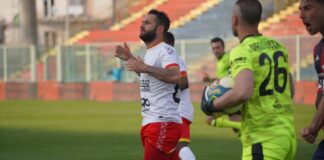 Il verdetto odierno…, del Campionato di Calcio di Serie C – Girone C: pari a Taranto, ed il Messina va ai Play Out contro la Gelbison