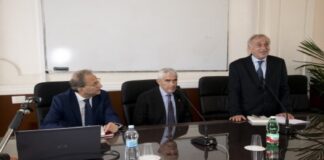L’Aula Buccisano del Dipartimento SCIPOG ha ospitato l’incontro con Pier Ferdinando Casini: il Senatore, già Presidente della Camera dei deputati, ha dialogato con gli studenti dell’Ateneo e di UniMe-GdS Lab e, nell’occasione, ha presentato il suo ultimo libro “C’era una volta la politica. Parla l’ultimo democristiano”