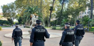 Un controllo del territorio da parte della Polizia di Stato intensificato in tutta l’area della Stazione Roma Termini, unito a servizi appositamente predisposti nelle zone maggiormente colpite da reati predatori, hanno consentito, nelle ultime ore, altri 4 arresti