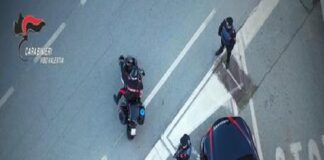 I carabinieri del Comando provinciale di Vibo Valentia, con il coordinamento della Dda di Catanzaro, stanno eseguendo nella provincia di Vibo e in altre zone del territorio nazionale, 61 fermi in una vasta operazione contro la ‘ndrangheta, con l’impiego di oltre 500 militari