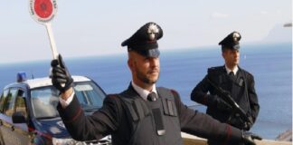 I carabinieri della stazione di Castellammare del Golfo nelle scorse ore, hanno eseguito l’arresto di un ladro seriale (con diversi furti di auto commessi nel Trapanese) arrestato su disposizione dei magistrati del locale tribunale… un alcamese 35enne accusato di furto aggravato ed indebito utilizzo di carta di credito sulla base di un provvedimento emesso dal Gip di Trapani