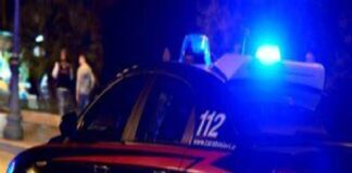 Padre, madre e figlia, di 10 anni, sono stati feriti, non gravemente, nella tarda serata di ieri mentre stavano mangiando in piazza Cattaneo, a Sant’Anastasia, in provincia di Napoli