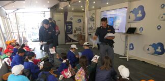 ‘Una vita da social’ fa tappa a Messina e a Santa Teresa di Riva: la campagna educativa itinerante realizzata dalla #Polizia di #Stato “sbarca” in Sicilia a bordo del truck allestito con un’aula didattica e dedicato a studenti, genitori e insegnanti